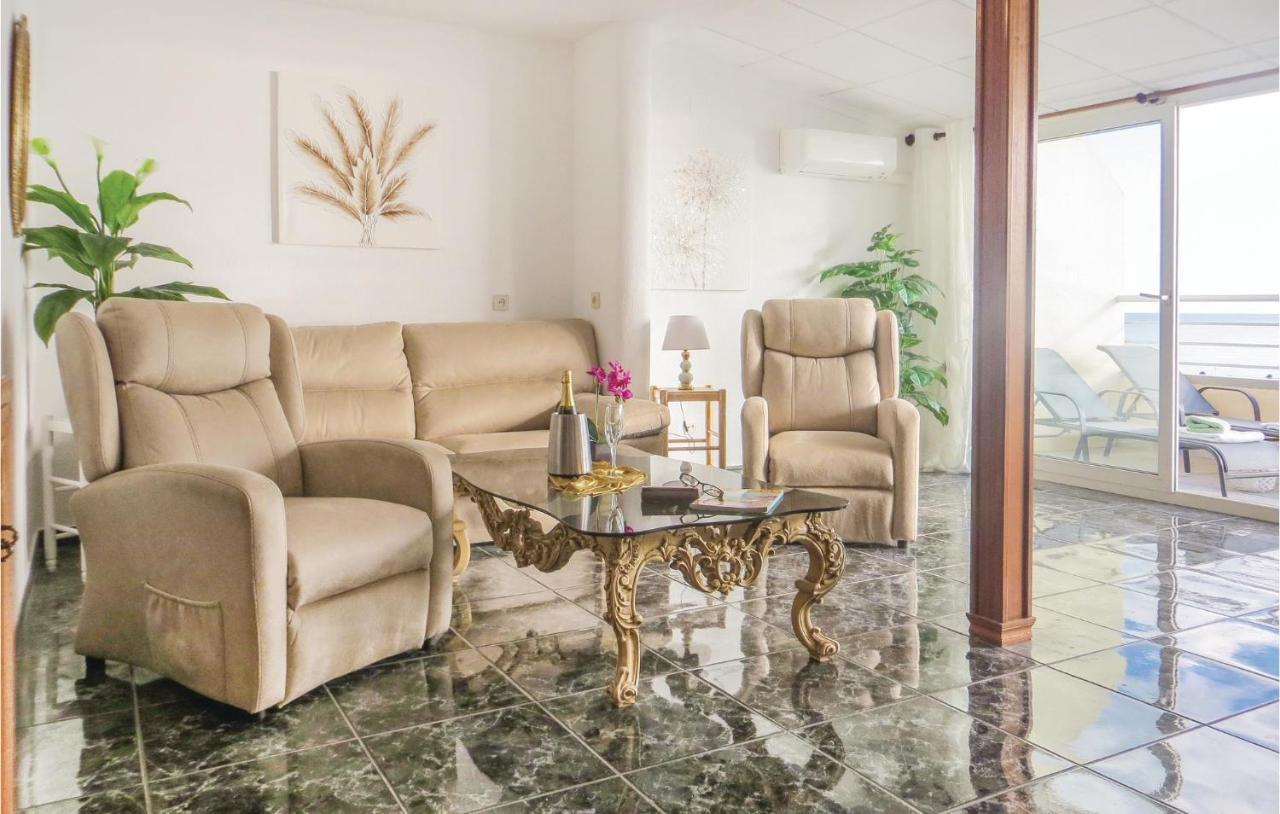 2 Bedroom Stunning Apartment In Torrevieja Exteriör bild