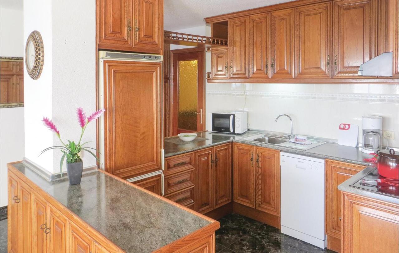 2 Bedroom Stunning Apartment In Torrevieja Exteriör bild