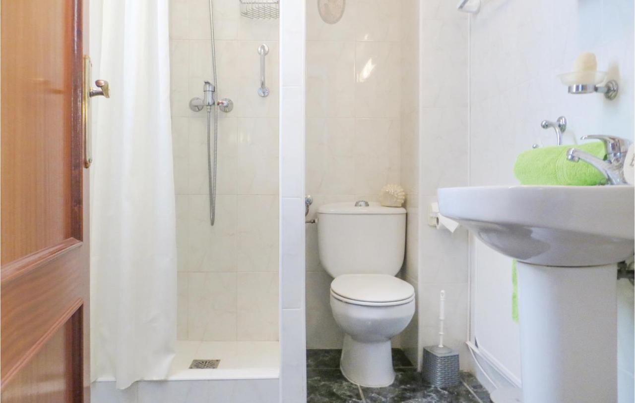 2 Bedroom Stunning Apartment In Torrevieja Exteriör bild