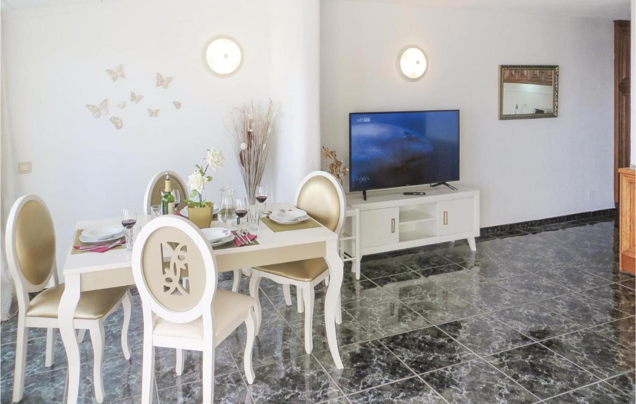 2 Bedroom Stunning Apartment In Torrevieja Exteriör bild