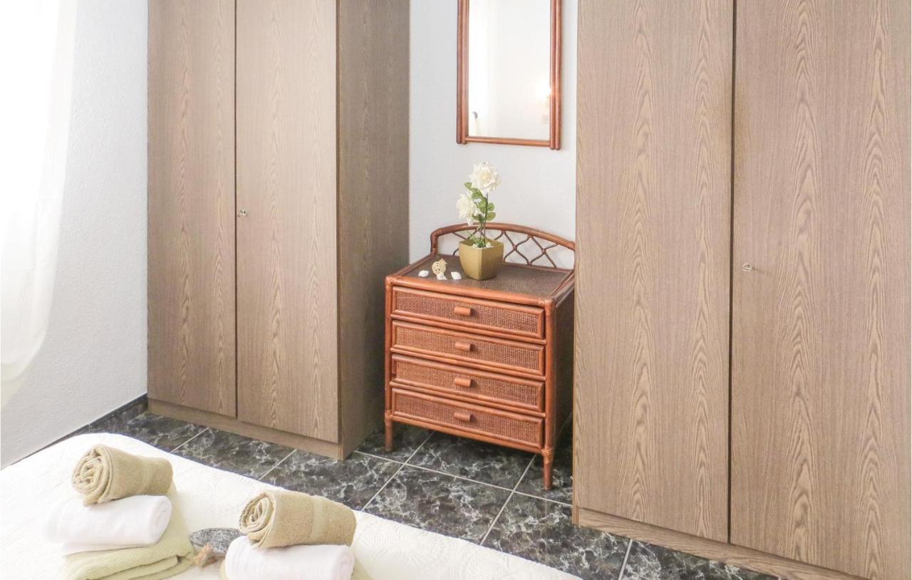 2 Bedroom Stunning Apartment In Torrevieja Exteriör bild