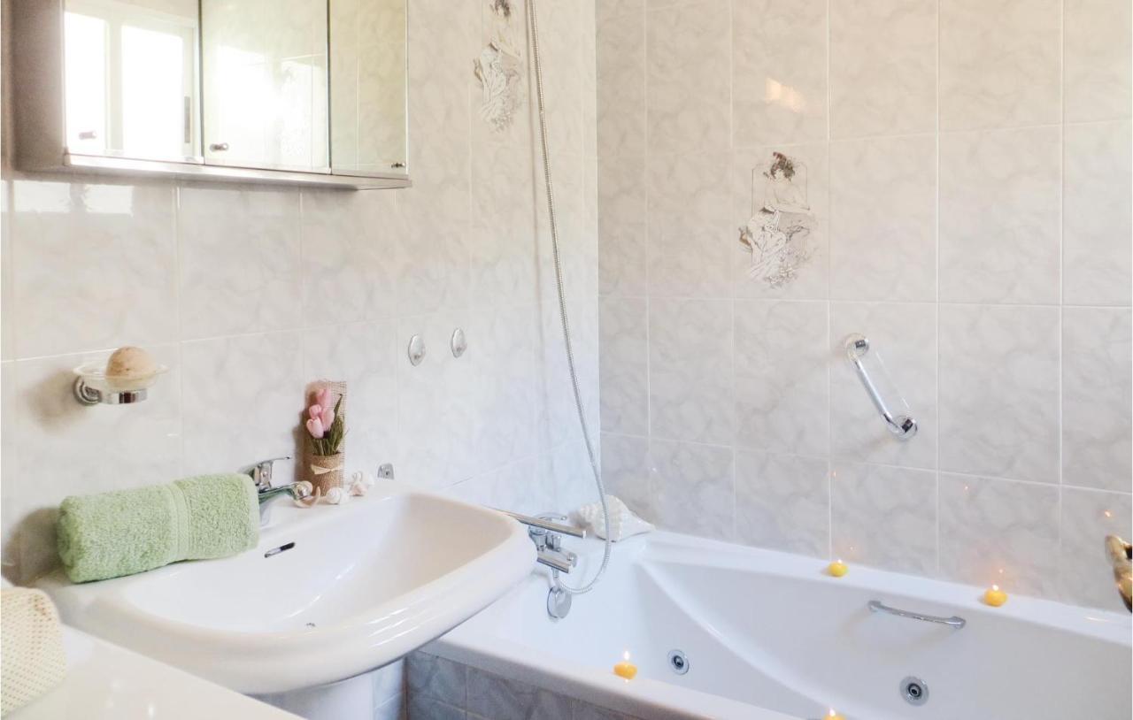 2 Bedroom Stunning Apartment In Torrevieja Exteriör bild