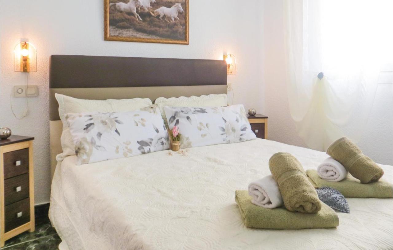 2 Bedroom Stunning Apartment In Torrevieja Exteriör bild